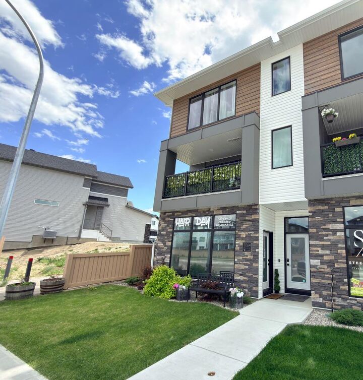 Property Photo:  1064 Coalbrook Gate W  AB T1J 5X2 