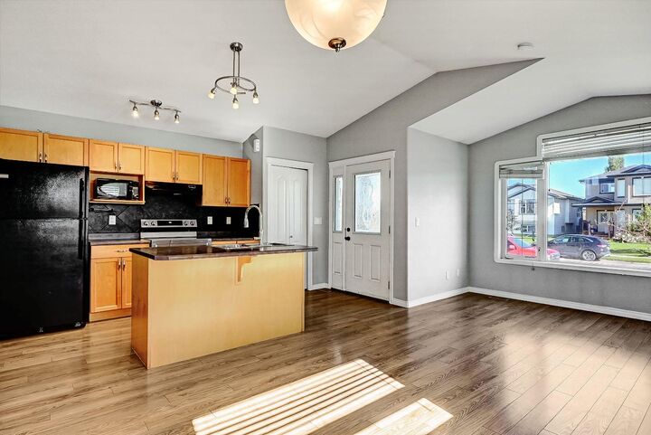 Property Photo:  9021 95 Avenue  AB T8X 1V3 