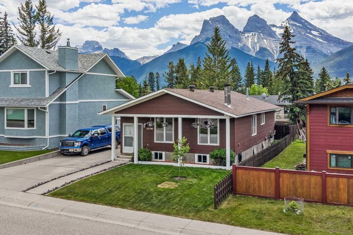 Property Photo: 117 Kodiak Road AB T1W 1C5