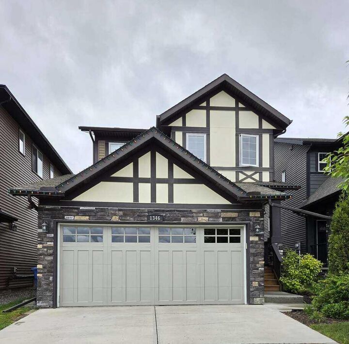 1346 Kings Heights Way SE — photo 1