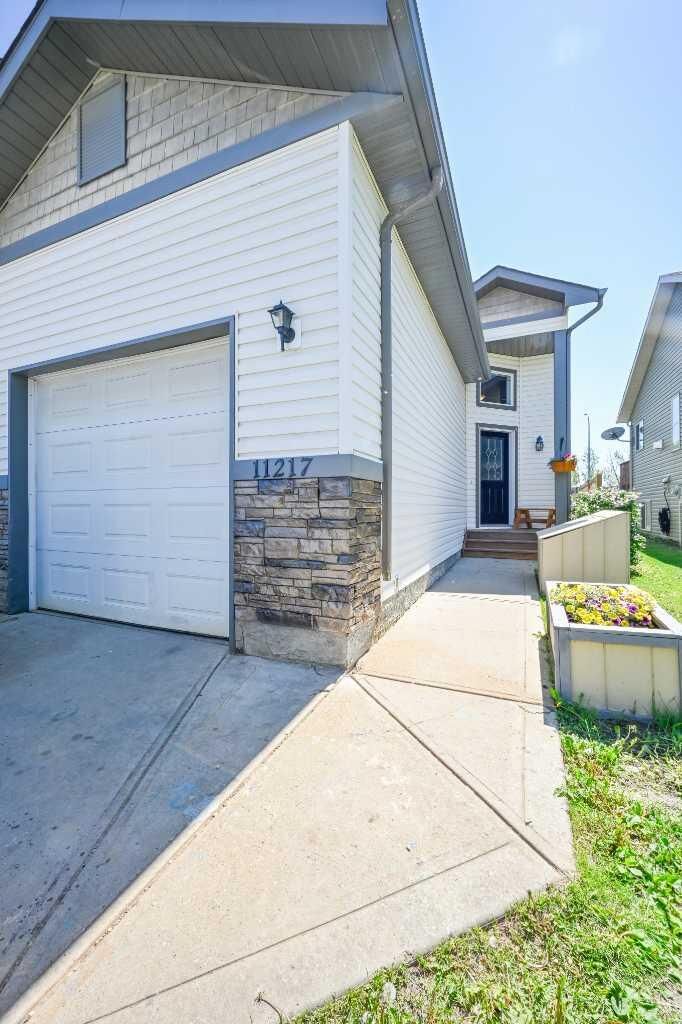 Property Photo:  11217 69 Avenue  AB T8W 0E1 