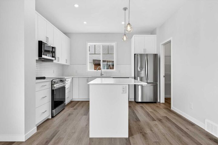 132 Red Embers Link NE 1025 — photo 1