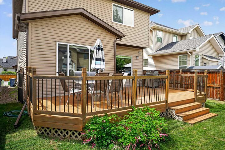 Property Photo:  237 Brightonwoods Gardens SE  AB T2Z 0Y7 