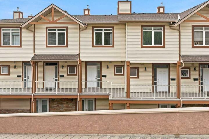 Property Photo: 133 Rockyledge View NW 11 AB T3G 5X2