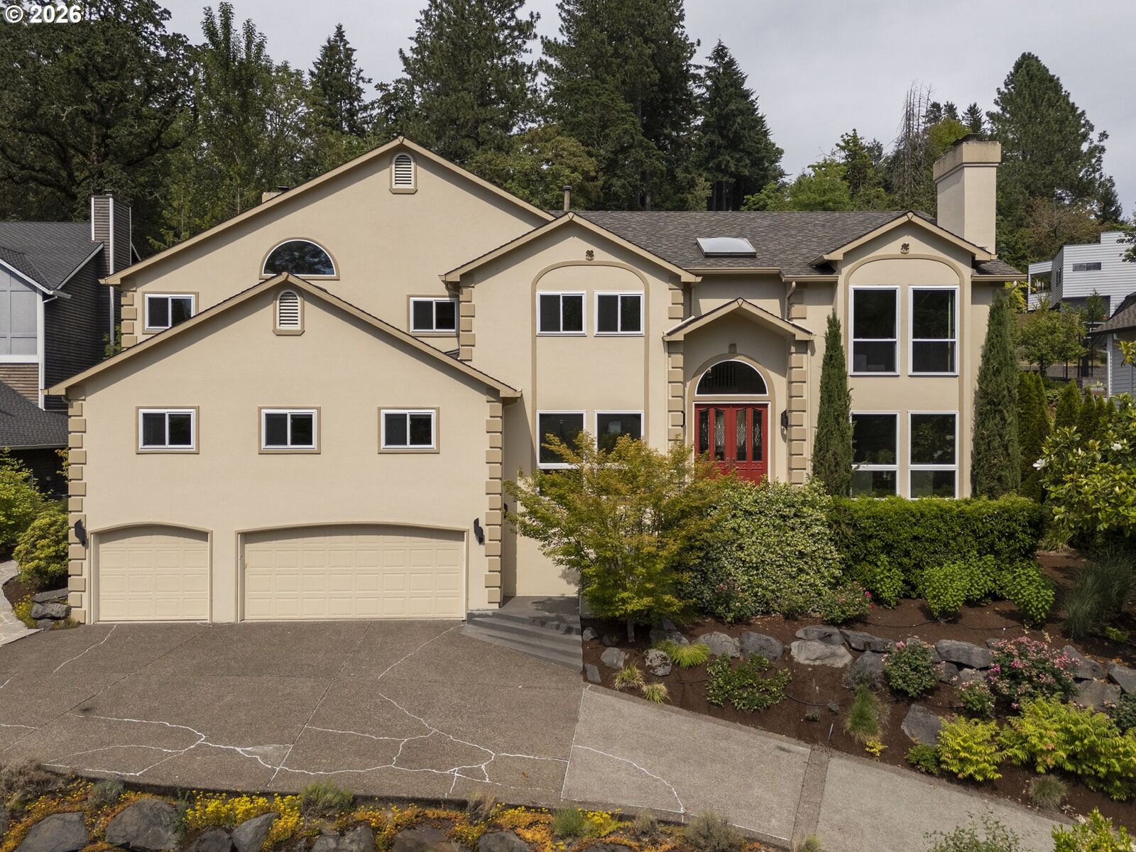 Property Photo:  9004 SW Lancelot Ln  OR 97219 