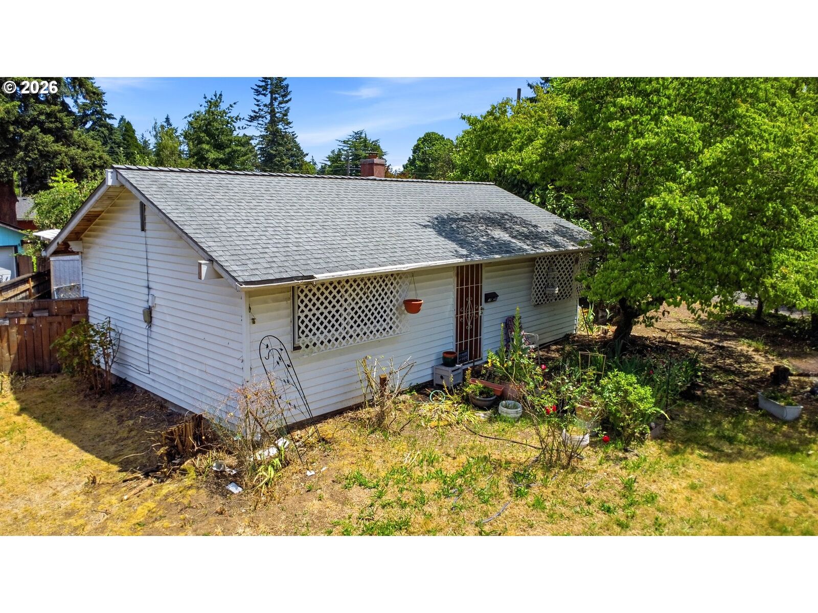 Property Photo:  1808 NE 114th Pl  OR 97220 