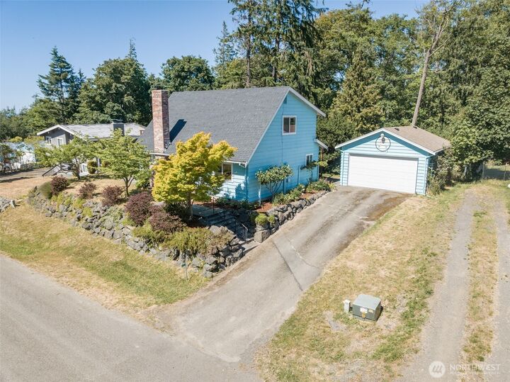 Property Photo: 100 Juan De Fuca Way WA 98362