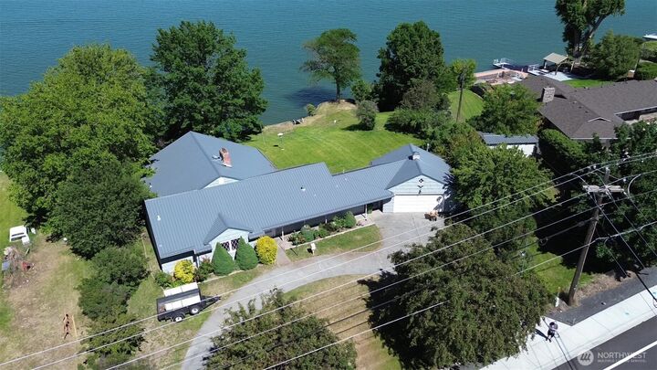 Property Photo: 2009 Westshore Drive WA 98837