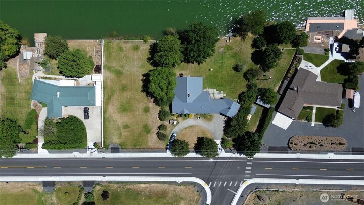 Property Photo:  2009  Westshore Drive  WA 98837 