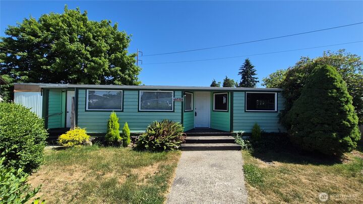 Property Photo:  3304  Edgewood Lane  WA 98531 