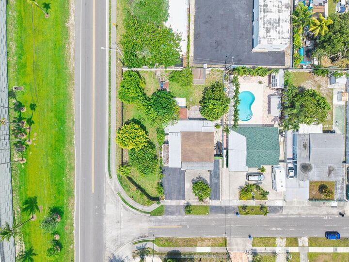 Property Photo:  1302 SW 22nd Avenue  FL 33312 