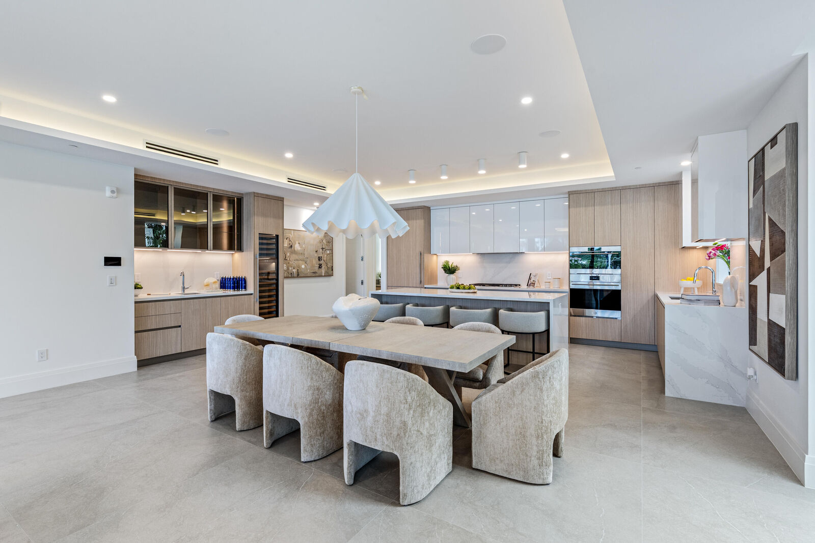 Property Photo: 87 Isle Of Venice Drive 302S FL 33301