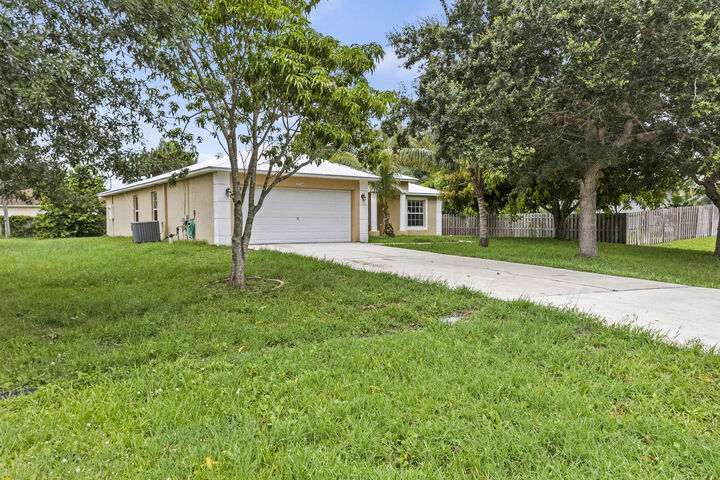 Property Photo:  2134 SW Savage Boulevard  FL 34953 
