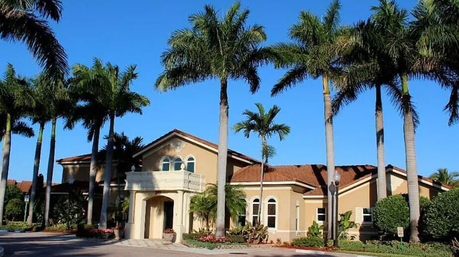 Property Photo: 1119 Villa Circle 1119 FL 33435