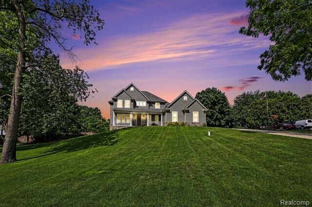 Property Photo:  1660 Winthrop Road  MI 48302 