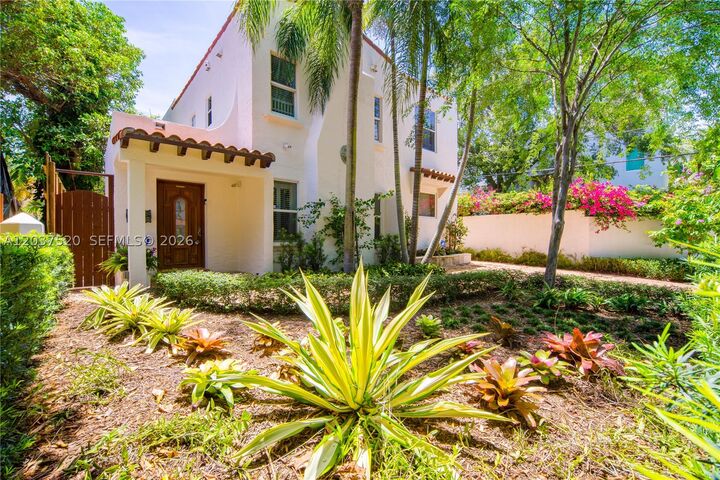 Property Photo: 3514 Crystal Ct FL 33133