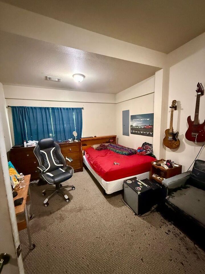 Property Photo: 411 9th St TX 77665