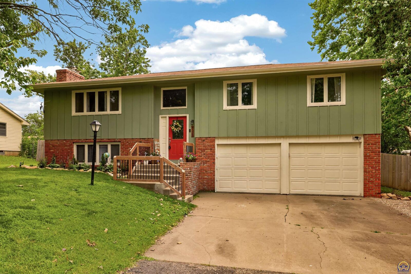 Property Photo:  4325 SE 25th Ter  KS 66605 