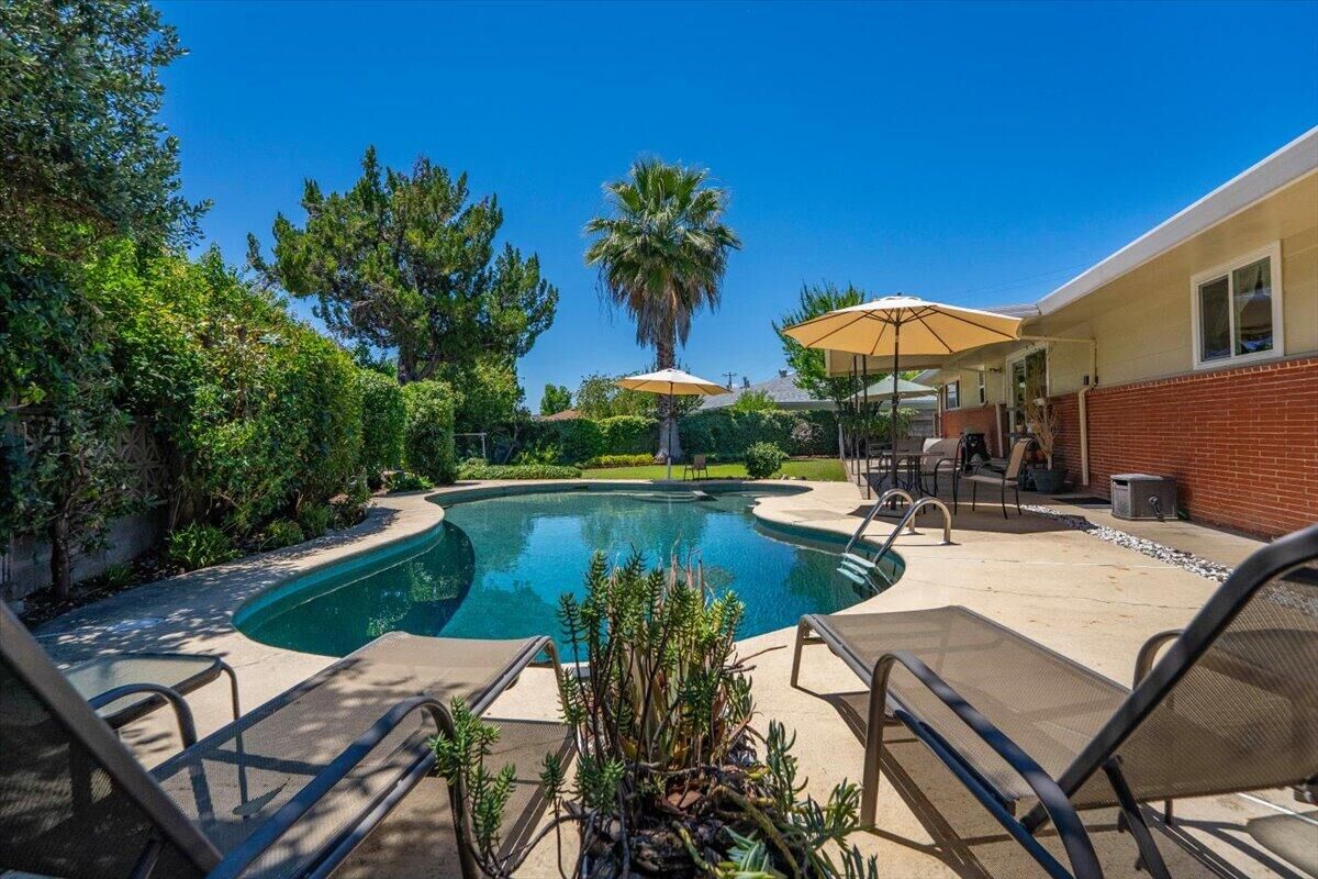 Property Photo: 3255 Panorama Drive CA 96003