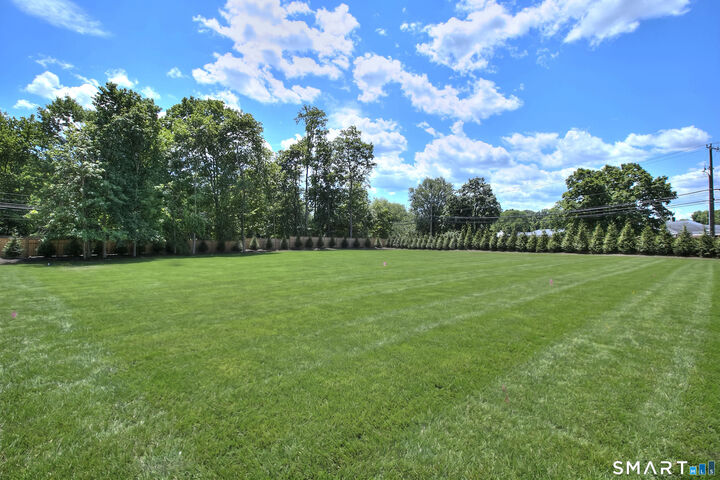 Property Photo:  240 North Avenue  CT 06880 