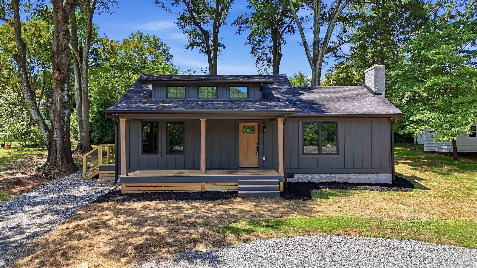 Property Photo:  70 E Main Street  SC 29349 