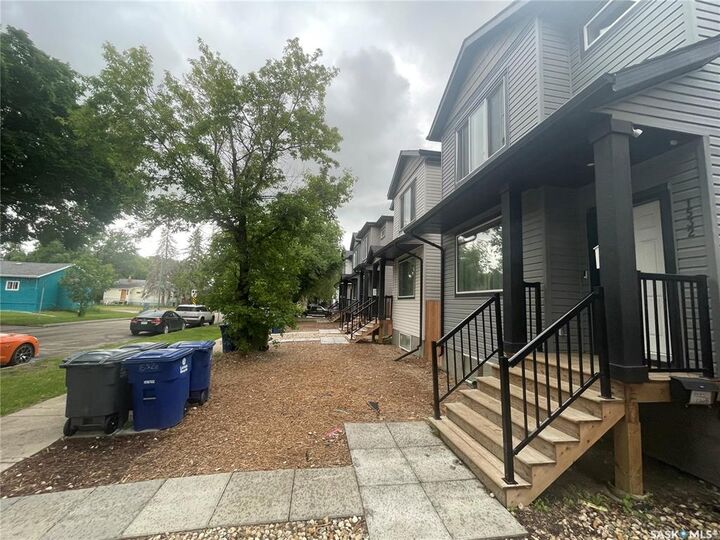 Photo de la propriété:  1530 B Avenue N  SK S7L 1H1 
