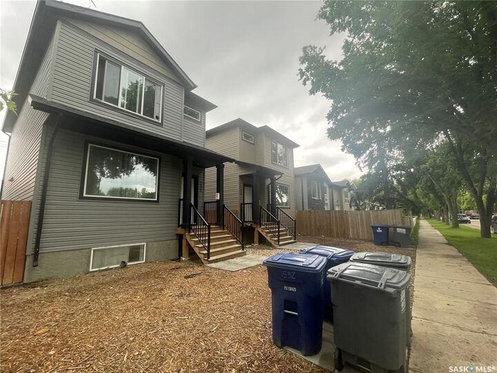 Property Photo: 1530 B Avenue N SK S7L 1H1