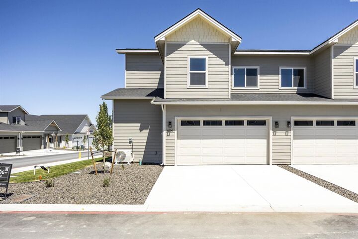 Property Photo:  4506 Conifer St  WA 99353 