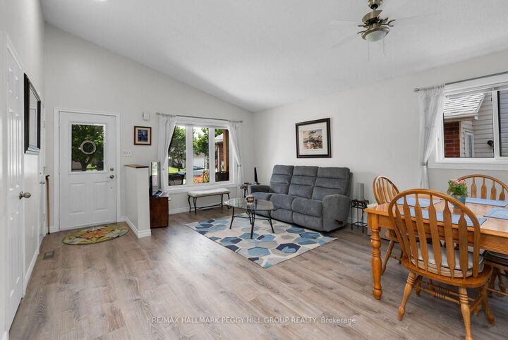 Property Photo:  18 Draper Crescent  ON L4N 8A9 