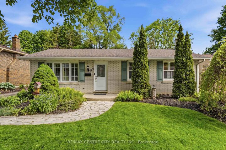 639 Dunboyne Crescent — photo 1