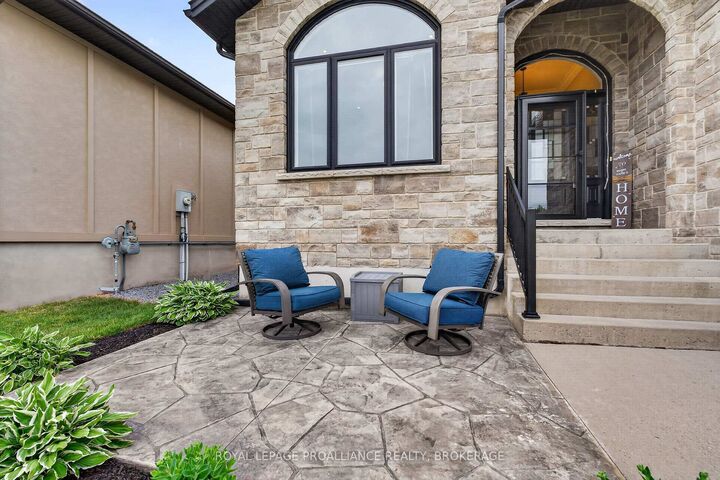 Property Photo:  142 Gildersleeve Boulevard  ON K0H 1G0 