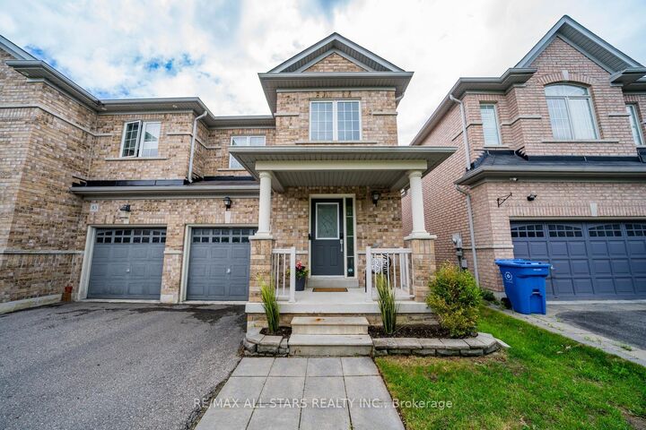 Property Photo: 85 Vera Lynn Crescent ON L4A 0X4