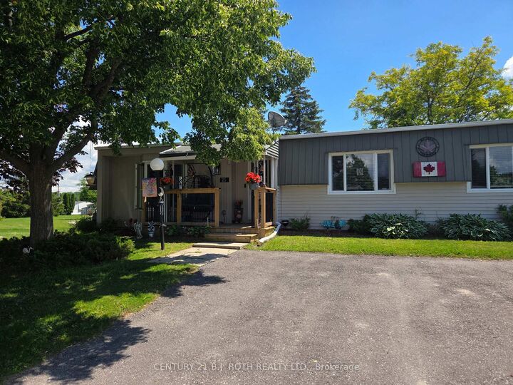 Property Photo: 25 Comforts Cove Court ON L9S 1S3