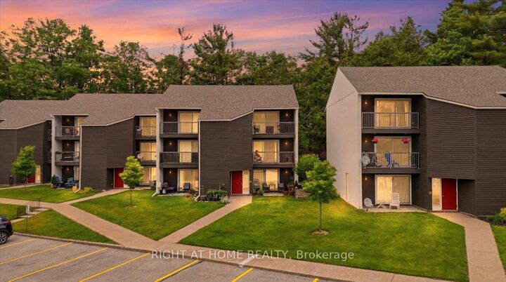 1102 Horseshoe Valley Road W 108 — photo 1