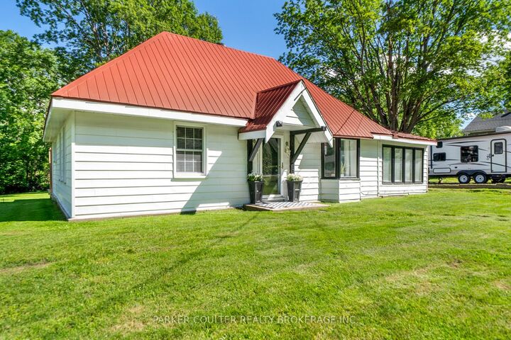 Property Photo:  251 Mountain Avenue  ON L0K 2C0 