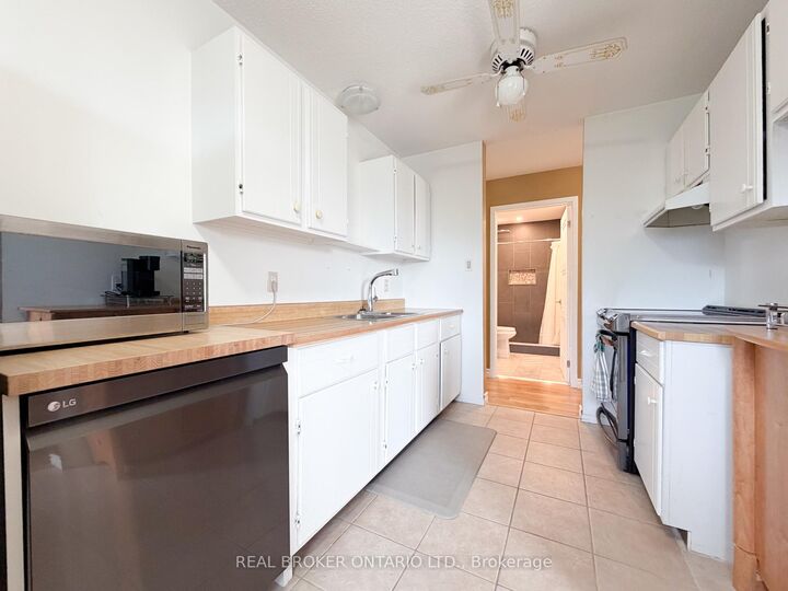 Property Photo: 140 George Street W 12 ON K0G 1J0