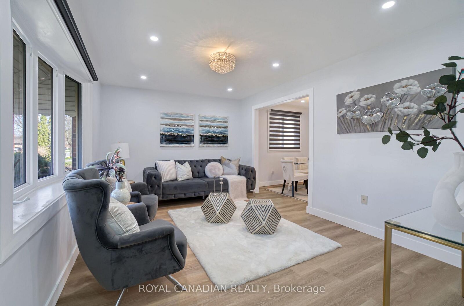 Property Photo:  60 Lysanda Avenue  ON N5Z 4L3 