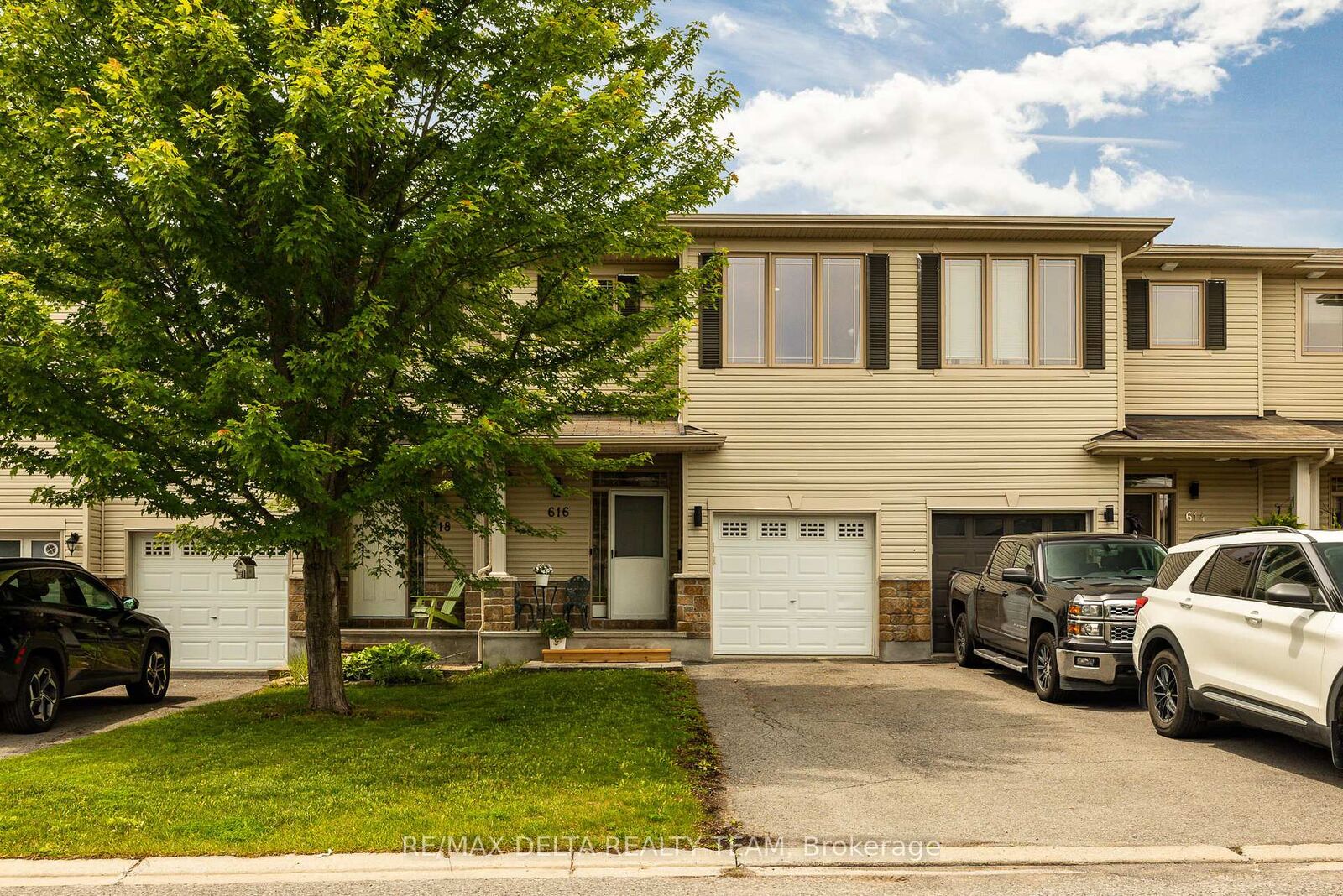 Property Photo: 616 Spikemoss Place ON K4A 0C9