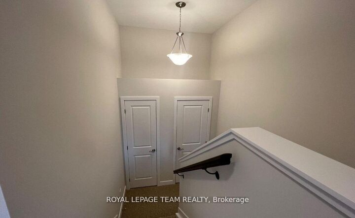 Property Photo:  204 Tussock Private  ON K1X 0M8 