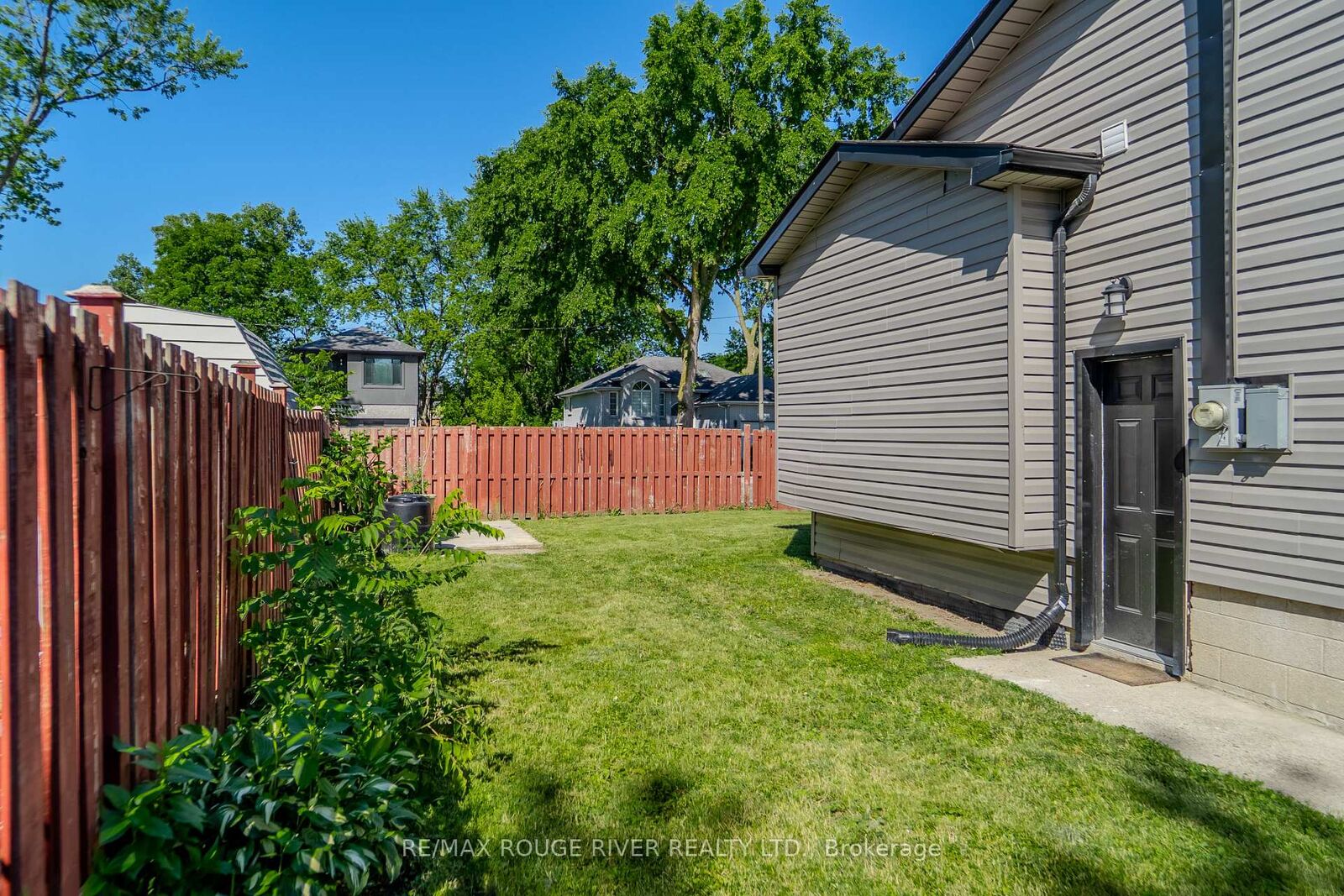 Property Photo:  1721 S Cameron Blvd Boulevard  ON N9B 3C9 