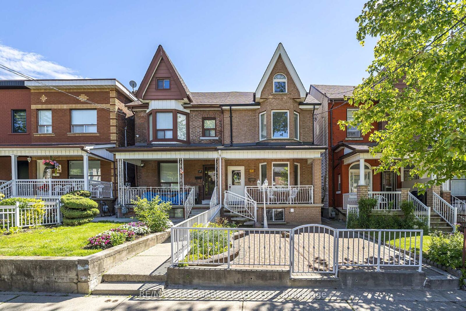 Property Photo: 47 Montrose Avenue ON M6J 2T6