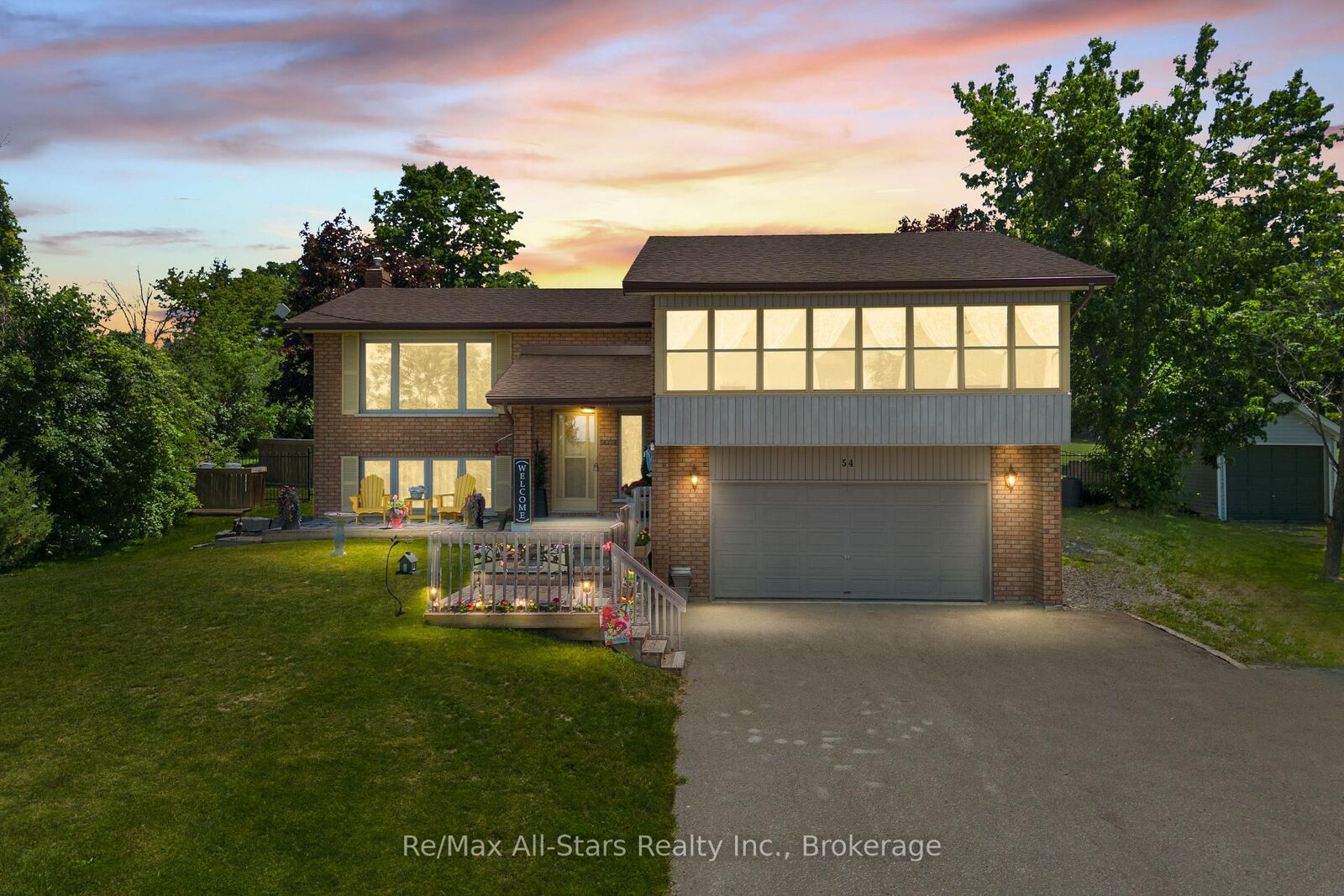 Property Photo: 54 Bluewater Avenue ON K9V 0K6