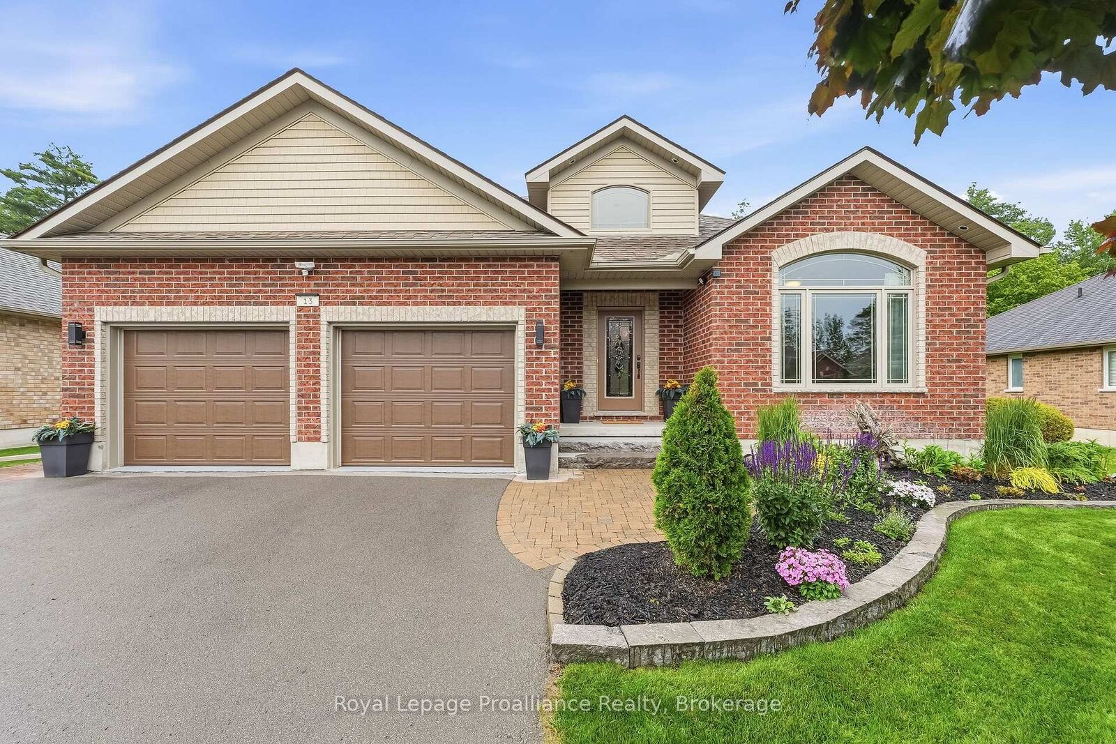 Property Photo:  13 Algonquin Avenue  ON K0K 1H0 