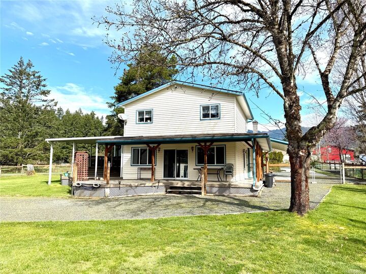 Property Photo: 6131 Drinkwater Rd BC V9Y 8W6