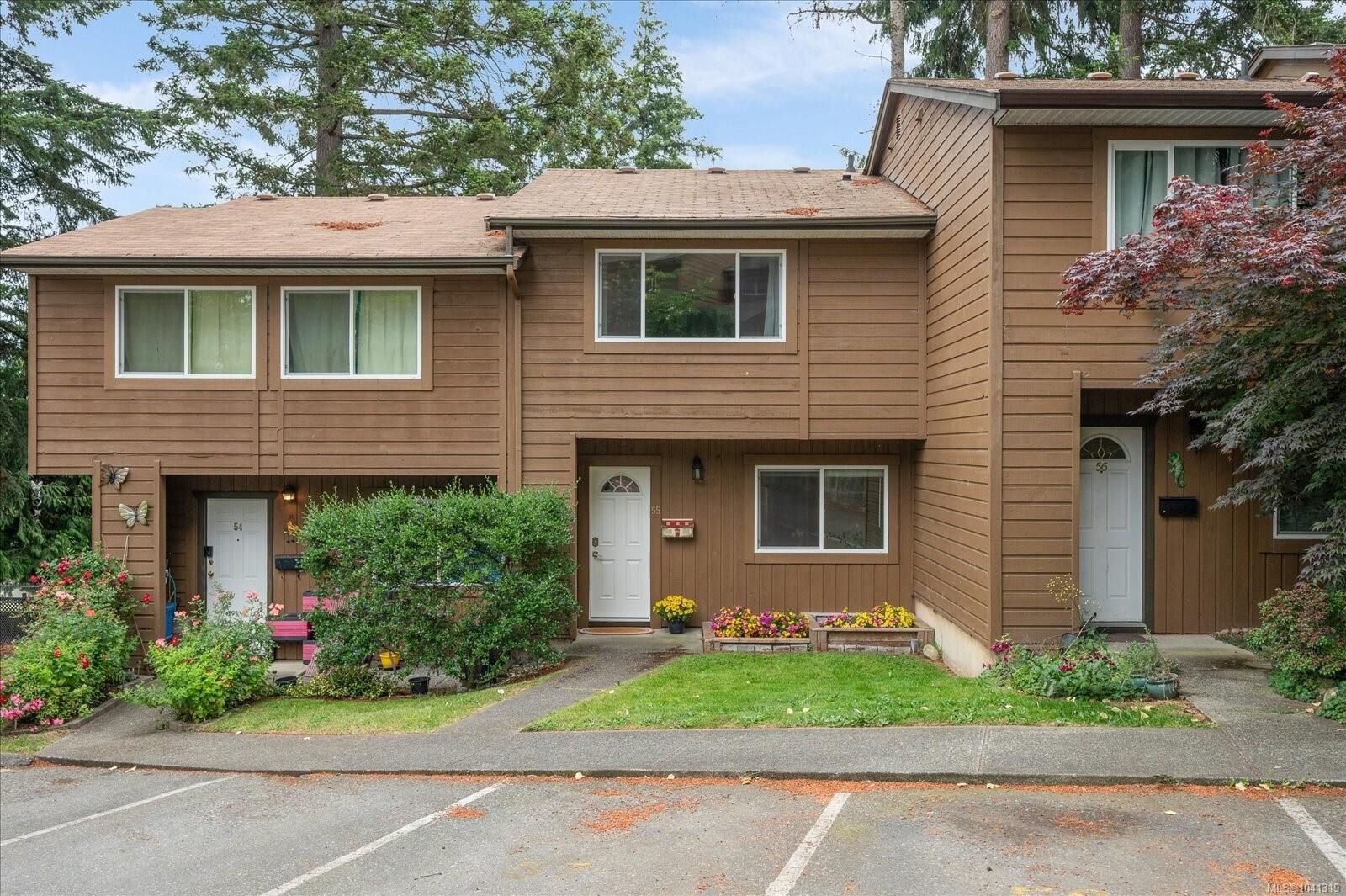 Property Photo: 855 Howard Ave #55 BC V9R 5V4