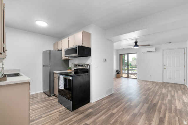 Property Photo: 4150 S Oak Meadows Dr 21 UT 84123
