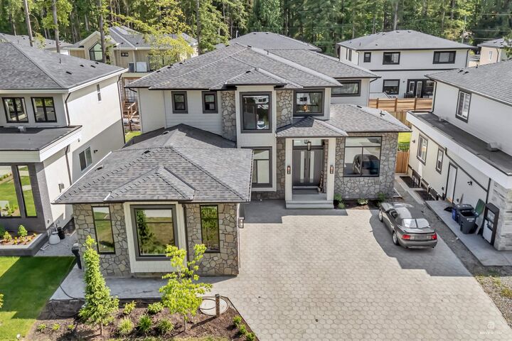 Property Photo: 20264 27A Avenue BC V2Z 0B6