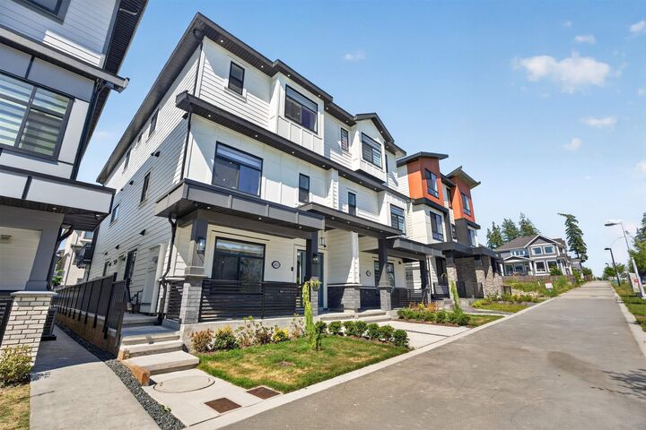 Property Photo: 16511 20 Avenue BC V3Z 9M9