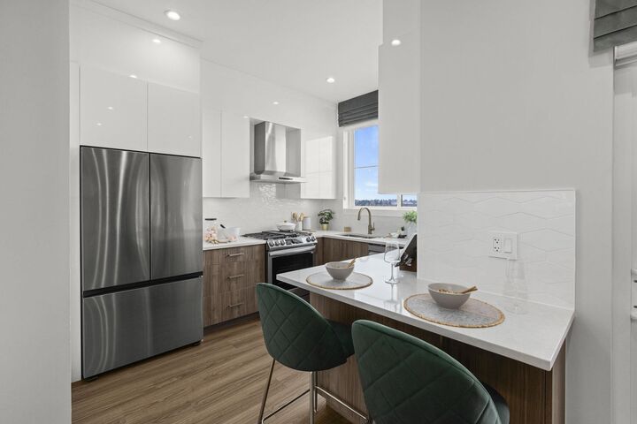 6035 141 Street 16 — photo 1