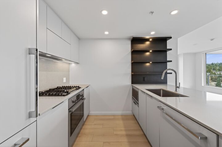 311 Alderson Avenue 803 — photo 1